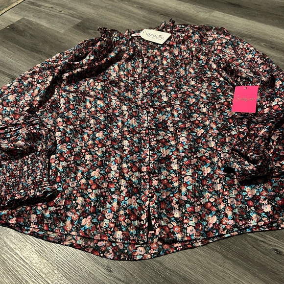 Tops - Floral Long Sleeve Blouse